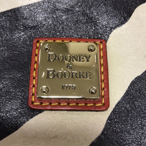 Dooney & Bourke purse - Picture 5 of 8